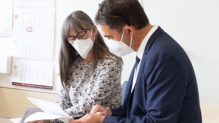 Eine Beratungssituation zwischen Patient und Reha-Berater