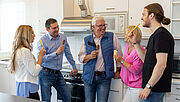 Ein Team der Regionaldirektion in Bremen bei der Pause in der Teeküche
