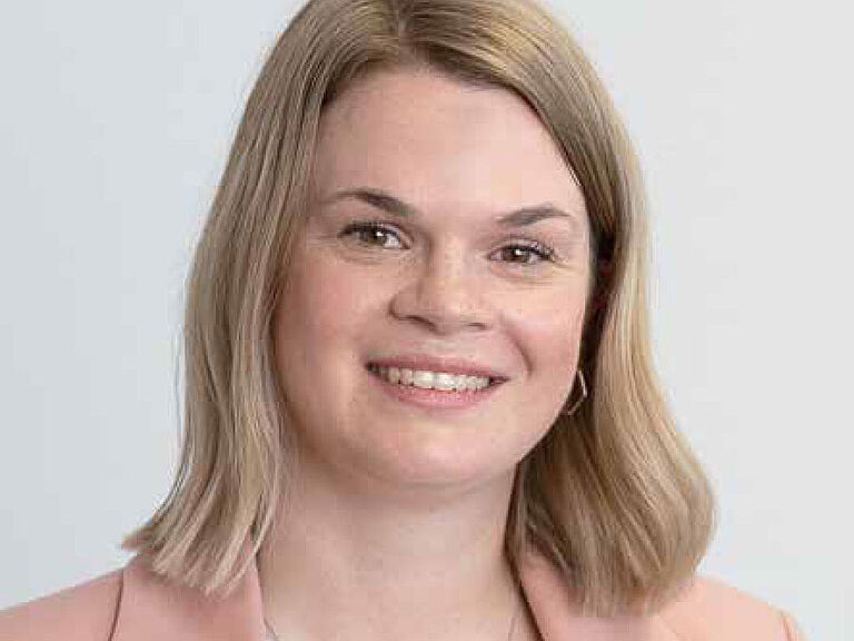 Porträt von Isabelle Klostermann, Referent Recht bei der BGHW