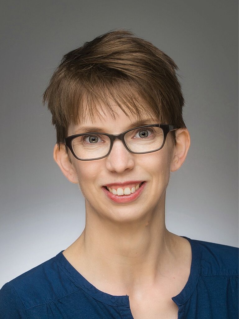 Porträt Katharina Kaul, stellvertretende Vorsitzende des Inklusionsbeirates in Bergisch Gladbach und Initiatorin der Stillen Stunde in Bergisch Gladbach