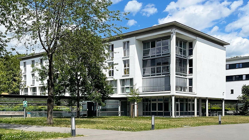 Modernes Wohngebäude für Studierende von außen