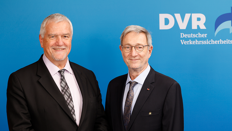 Der neue DVR-Präsident Manfred Wirsch und sein Vorgänger Walter Eichendorf