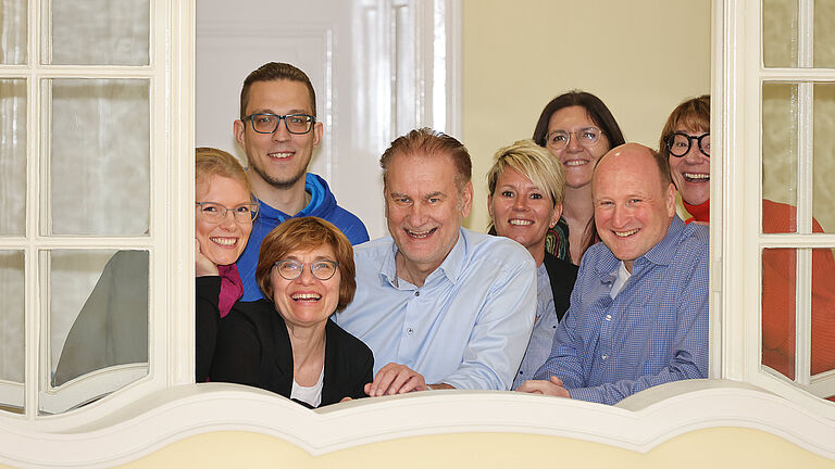 Ein Team der Regionaldirektion Ost in Berlin im Foyer 