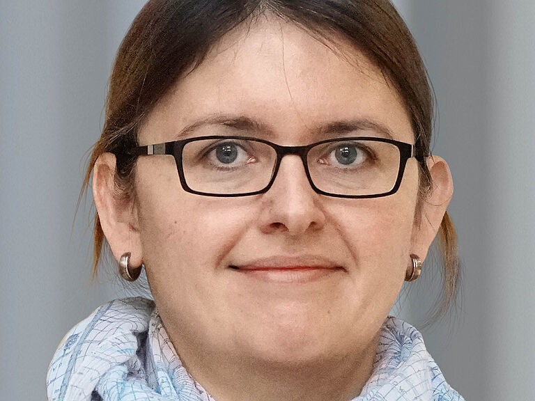 Porträt Dr. Christine Schmöger, Chemikerin, Aufsichtsperson beider BGHW und Messtechnikerin