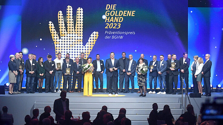 Preisverleihung Die Goldene Hand 2023: Gruppenbild mit allen Gewinnern
