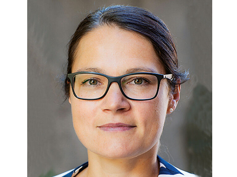 Porträt Dr. Swaantje Casjens, Epidemiologin beim Institut für Prävention und Arbeitsmedizin
